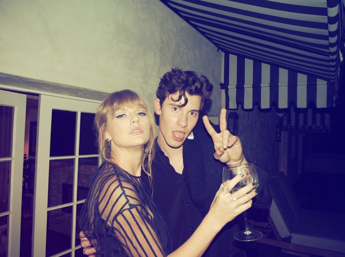 acervoshwn's tweet photo. o shawn soltando a versão de 10 anos do illuminate no mesmo dia que a taylor lança single novo... em pleno ano eleitoral... os vaLORES DA MORAL E DOS BONS COSTUMES FORAM RESTAURADOS 😭😭😭 https://t.co/hFMhOQUef9