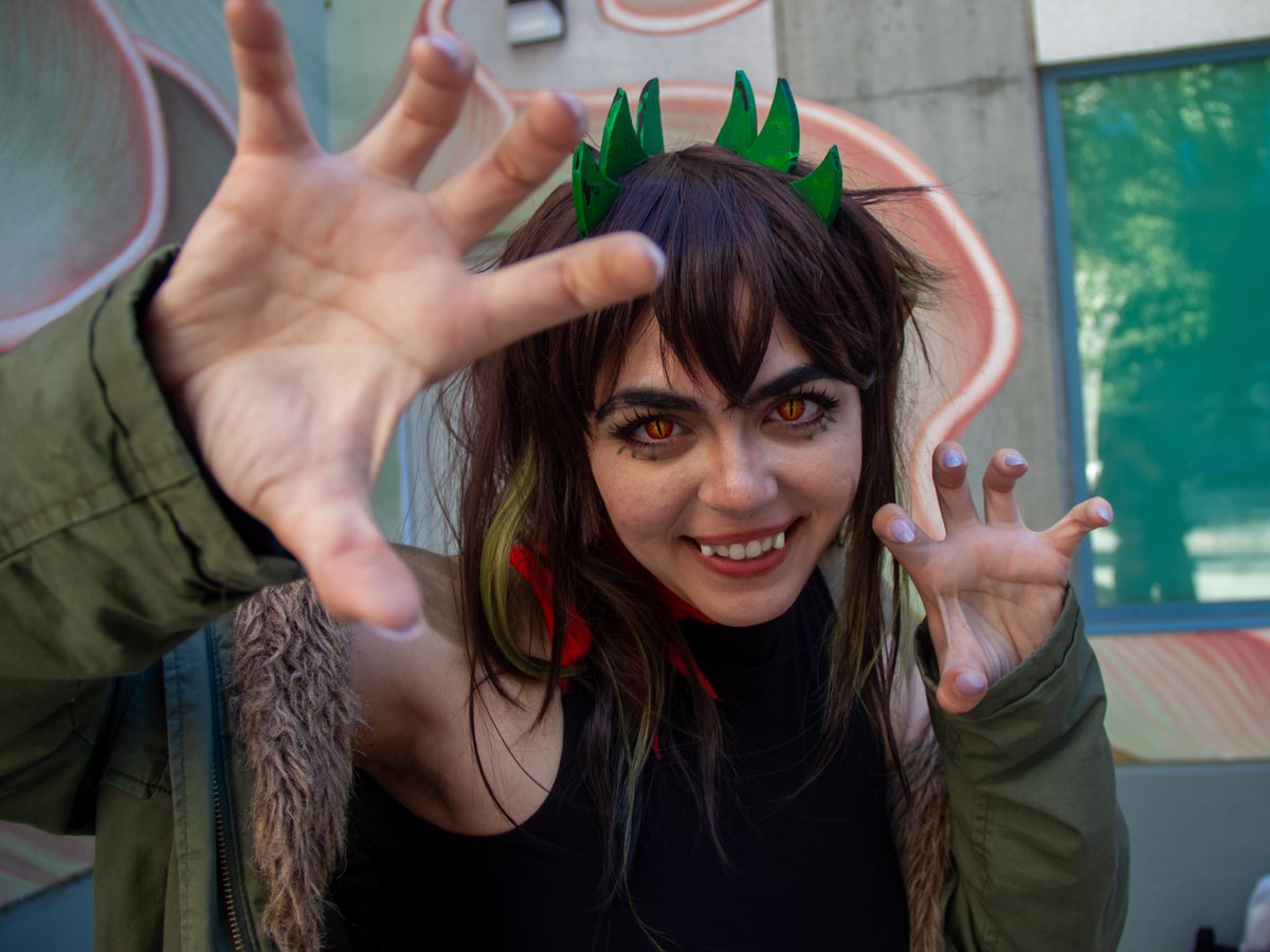 Eduji_from_11's tweet photo. Been a while since these, but I wanted to share these Kairyu Crocodile cosplay pics I got of @guppy_chi at Offkai! #KaiCrocArt

This was pretty much my first attempt at proper photography, so thanks to Guppy for being my guinea pig and helping me practice and learn there~ 💙💚 https://t.co/j78WrdRsOb