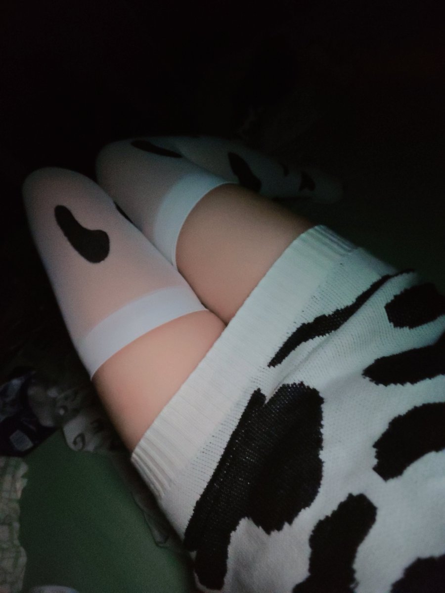 ASHLMMK's tweet photo. 奶牛奶牛🐄 #肉便器 #媚黑 #母猪 #反差婊  #露出 https://t.co/HY2VyBWLhg