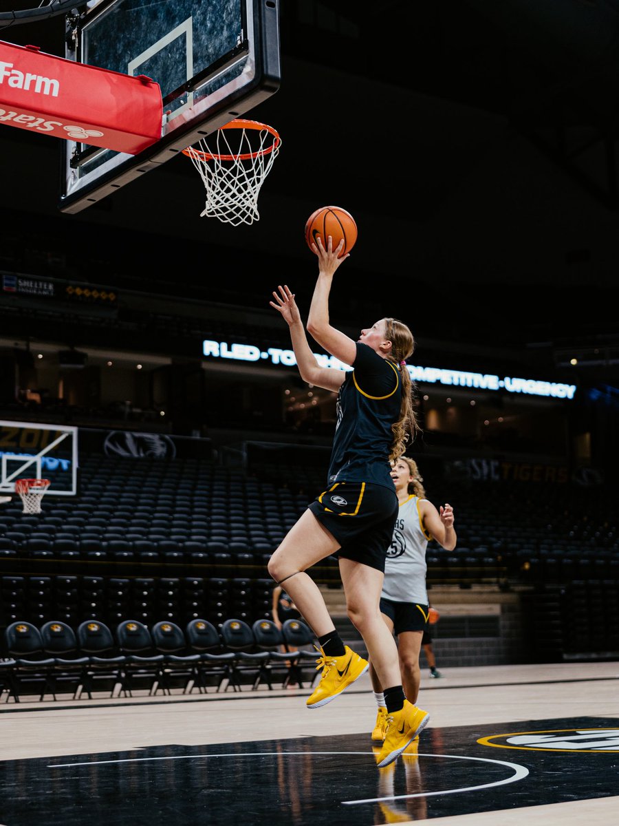 MizzouWBB's tweet photo. Full speed ahead! 🐯

First official practice in the books‼️

#MIZ x #OurZou https://t.co/SR3PZ1AkkS