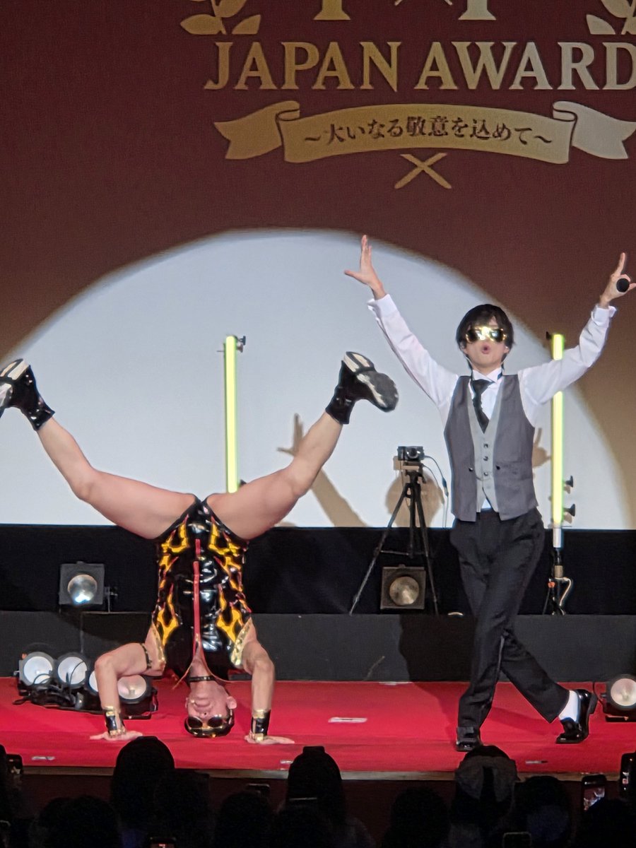 sukinaonigiriha's tweet photo. 3人で夜の美術館に入った時のこと覚えてる？私はすぐに警備員に捕まったけれどHGと大翔は彫刻のフリして逃げれたよね

#ぴぴあわ https://t.co/ZckOf60o4E
