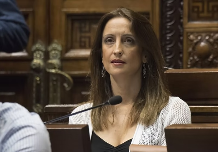 CronicasDelEste's tweet photo. LA SECRETARIA DE GANDINI EN EL PUERTO FIGURA COMO ASESORA DEL EDIL GOMEZ Y NO VA NUNCA A TRABAJAR ES UNA ÑOQUI QUE COBRA EN LOS DOS LADOS
https://t.co/aaQJXoKL0O https://t.co/9V7LINJb0H