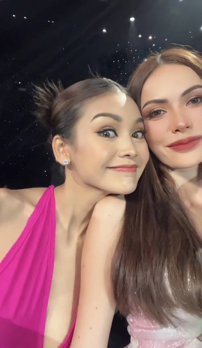 pookienn's tweet photo. they’re single. still single. not rushing into anything with anyone just taking their time to rediscover each other again because deep down they finally understand that they were always meant for each other https://t.co/IOUtrSv49N