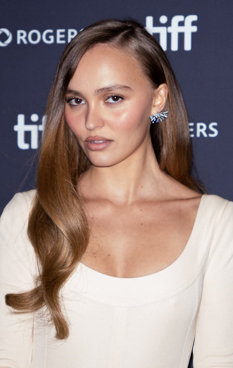 FrameCrave's tweet photo. Lily-Rose Depp and Josh O'Connor are in talks to star as Juliet and Romeo in Robert Eggers’ upcoming ‘ROMEO &amp; JULIET’ film adaptation after 'WERWULF'.

(Source: @THR) https://t.co/TncbmZw52i