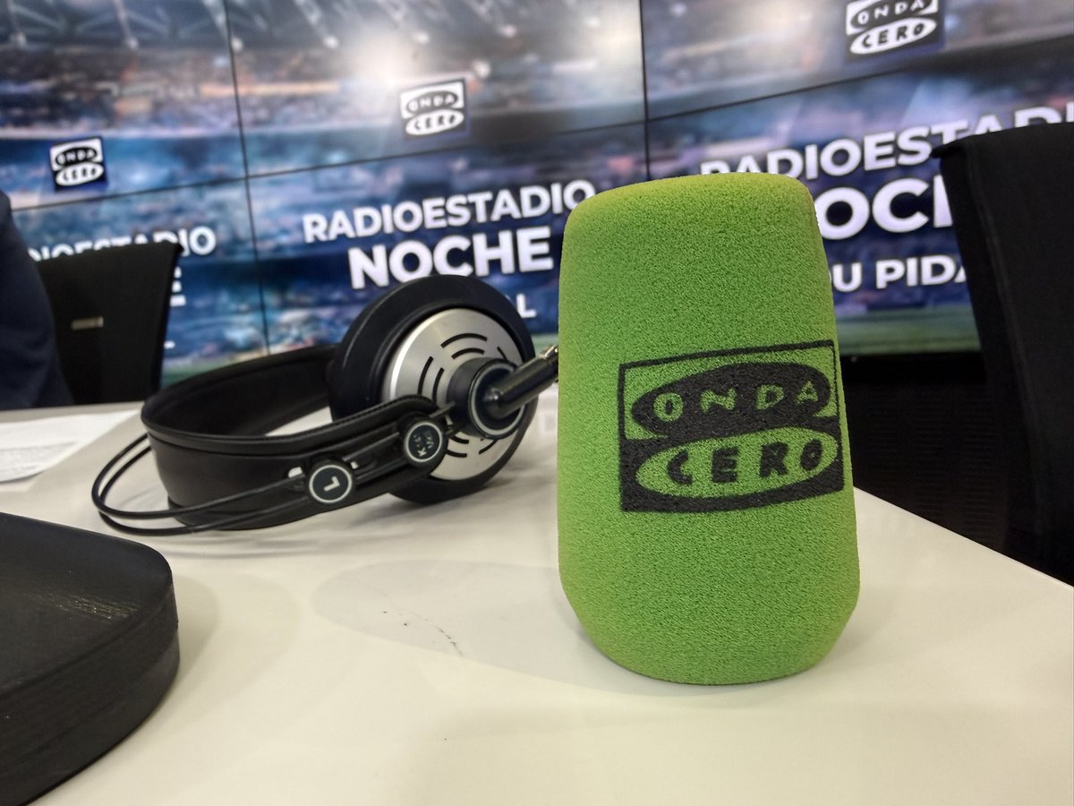 Esteban1portero's tweet photo. Noche de radio… noche de @RadioestadioN con @edupidal 📻
#radioestadionoche https://t.co/B9tjUjpXoN