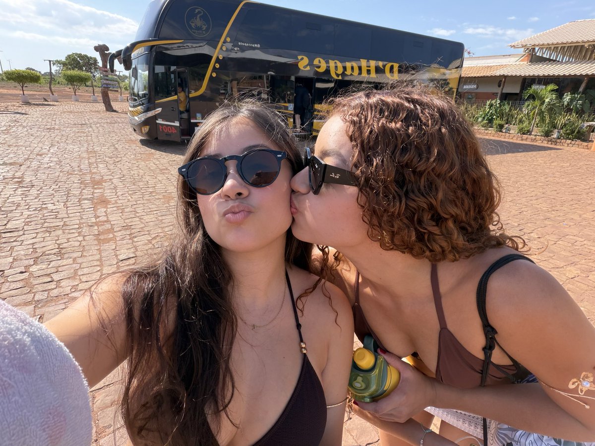 letynea's tweet photo. simplesmente na minha primeira viagem com a minha namorada colocam a gente no hotel LIRIO no quarto 6 🥺 te amo maranhão https://t.co/YtWH6AlQeg