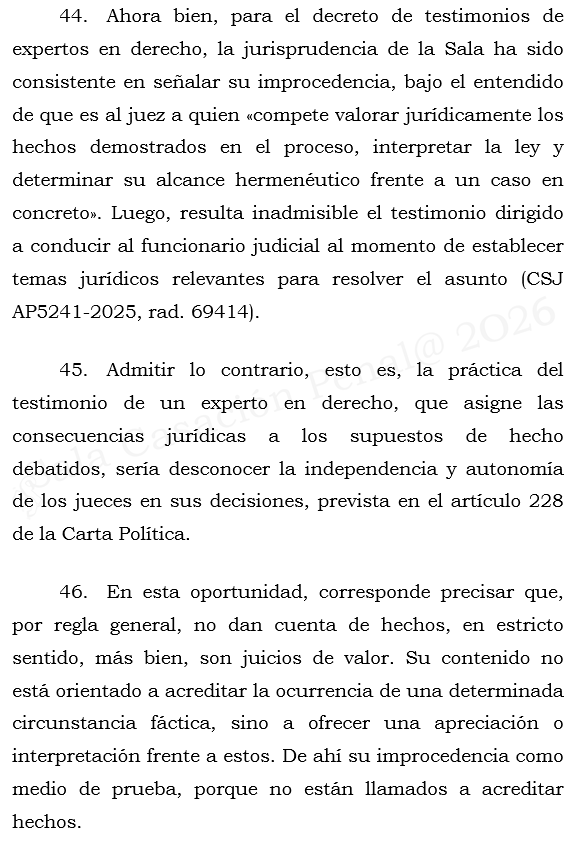 loviedoH's tweet photo. Corte S. Rad. 73289/26. A. Preparatoria.

Improcedencia del decreto de testimonios de expertos en derecho. Guías judiciales de audiencias de C. de G/tias., no son parámetros de formación, son herramientas de apoyo. Pertinencia de decisiones similares tomadas por el acusado en https://t.co/eulTELthAI