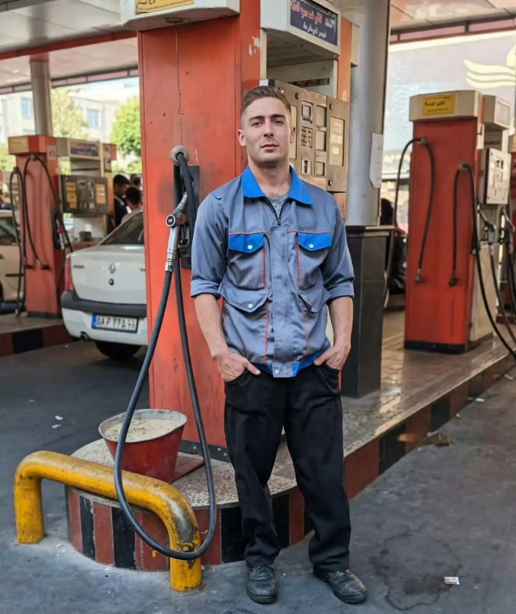 RealMeAban's tweet photo. 🚨 URGENT: According to someone close to #AliZarei’s family, Ali could be executed at Qezel Hesar Prison at any moment. His family members have reportedly been outside the prison since earlier today.

Ali lost one of his eyes during the 2022 protests. Now, he faces execution. His “crime” is loving his country.

Be his voice and use every possible means to save his life.

@realDonaldTrump @POTUS @UNHumanRights