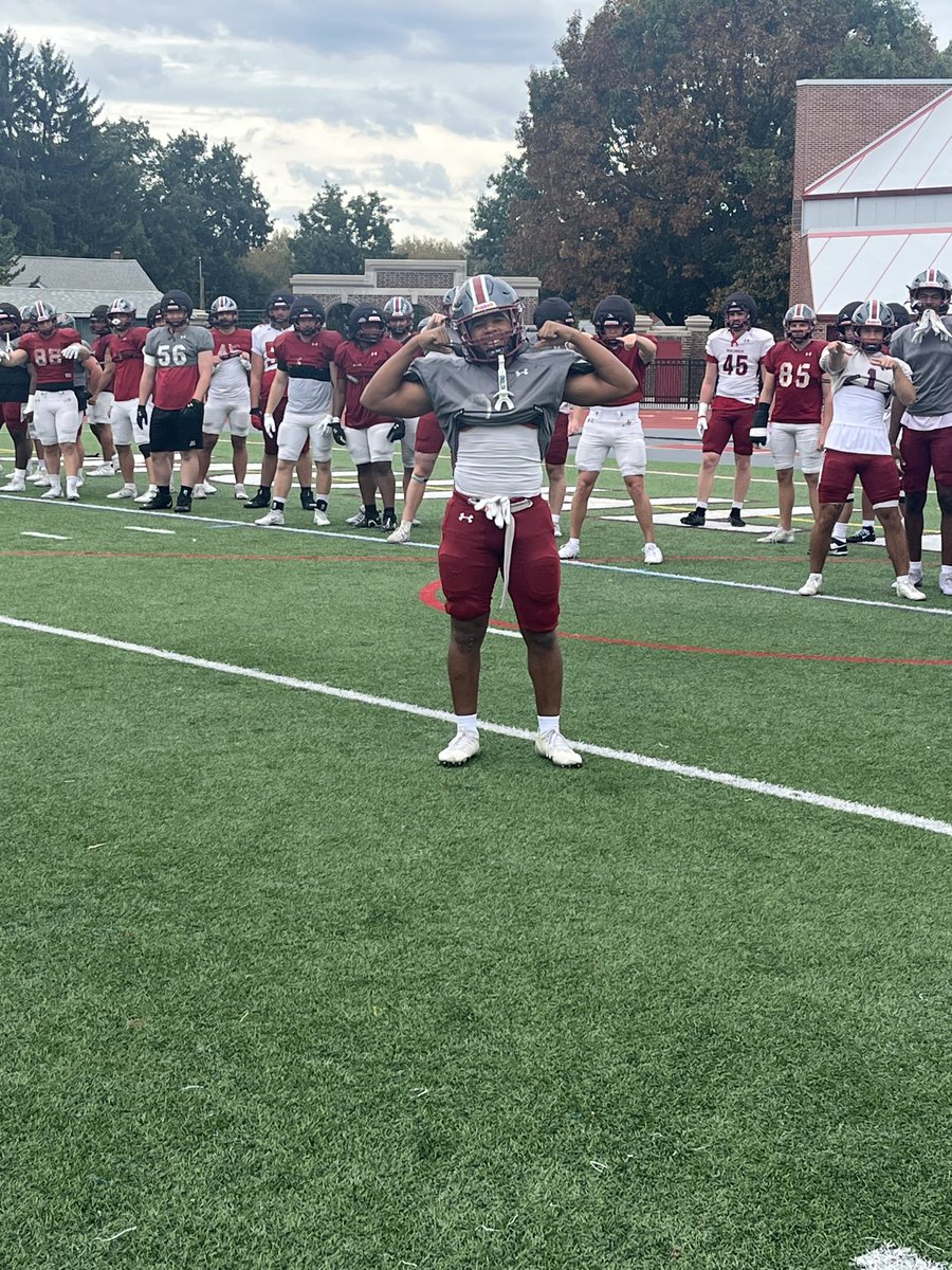 DigInMules's tweet photo. Happy birthday @Nic_stokes3 
The Mules always sing happy birthday to start practice when it's your day.
DIG IN https://t.co/iPyVnDhwGp