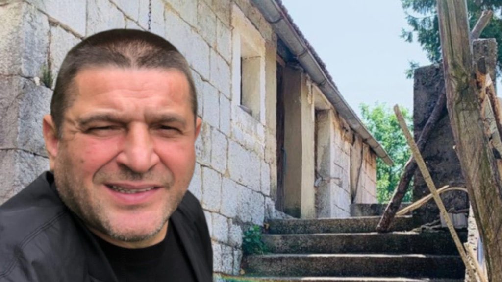 sanaderkanader's tweet photo. Evo malo mene u posjeti svojoj kući u selu Gubin kod Livna. https://t.co/Sqp4WwaMJb
