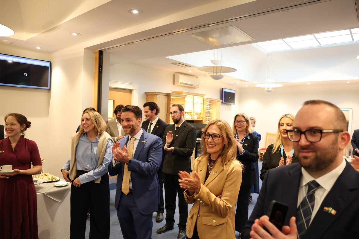 SandraWatsonAZ's tweet photo. The Arizona Delegation had the honor of meeting Ceann Comhairle Verona Murphy, Speaker of Dáil Éireann, and key parliamentary leaders in Dublin. We discussed areas of cooperation, celebrated the new Arizona–Ireland Trade Commission, and were formally recognized from the floor. https://t.co/22sWgmRH4g