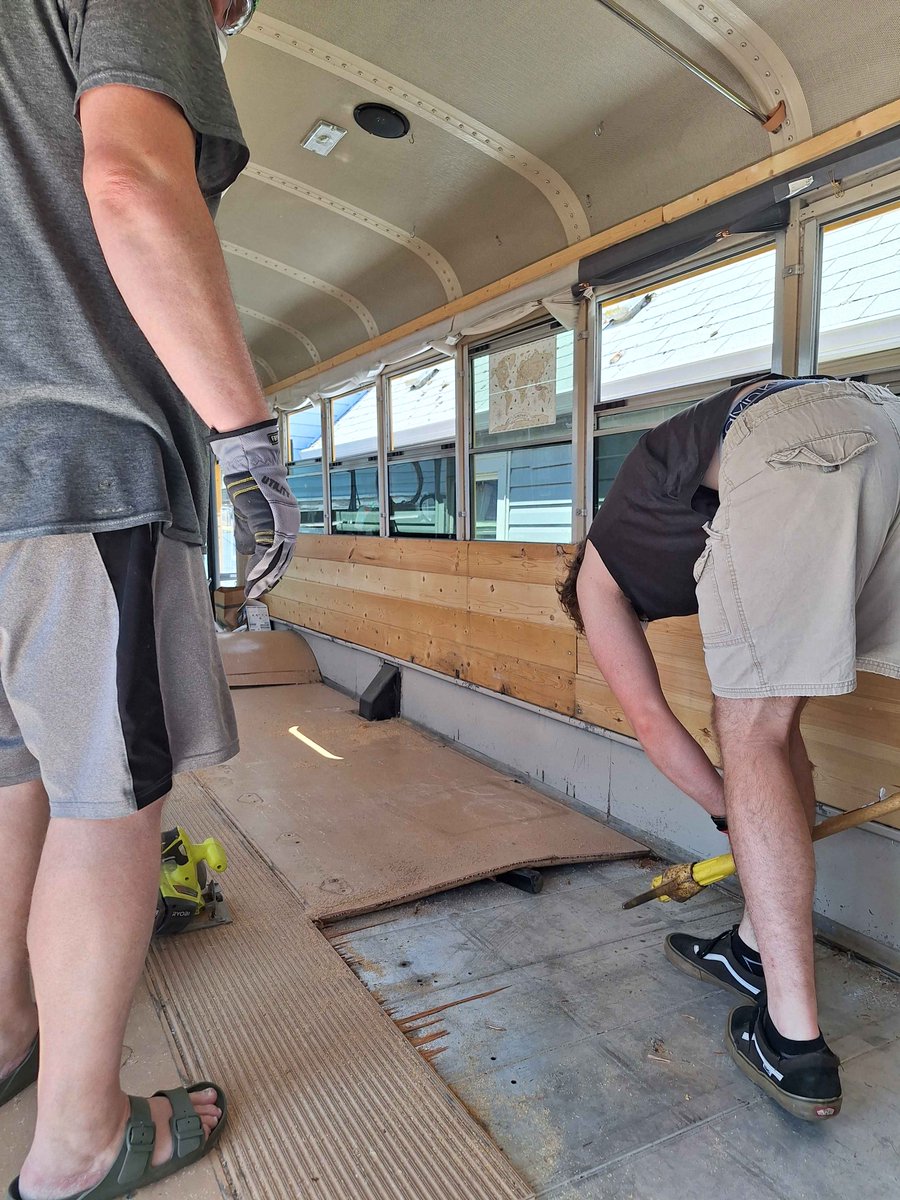 NoRainTheBus's tweet photo. Bus floor removal phase two.
》》》https://t.co/4tvb1lO06O https://t.co/EyxEVUHVV0