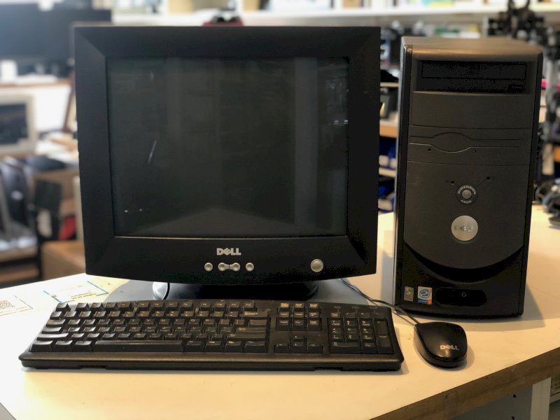 GOOBINS420's tweet photo. @RetroMemoriesHQ We had a windows 95 IBM PC but this is the one I used through my childhood-early teens https://t.co/xCSFu7I9sh
