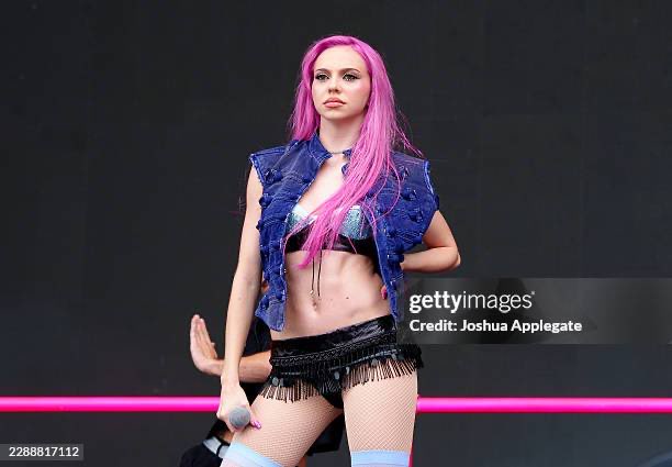 aint1nLAA's tweet photo. @sayyylor20 @tinast4rbunny Bitch- https://t.co/EoFITLp0A2