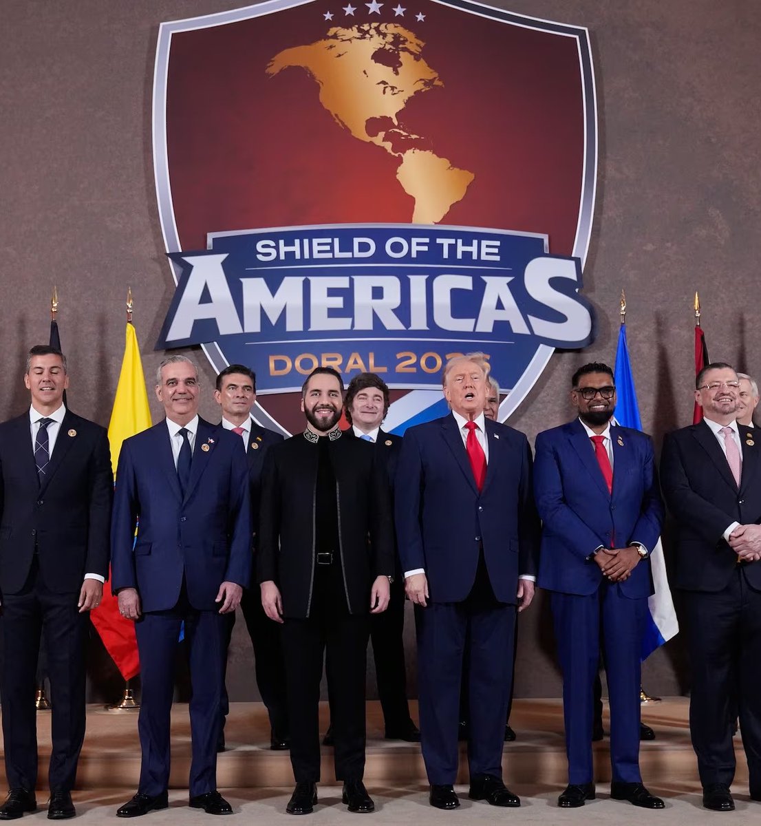 NewsLiberdade's tweet photo. 🚨URGENTE - 14 países latino-americanos e caribenhos reconhecem PCC e Comando Vermelho como organizações terroristas:

Argentina, Bolívia, Chile, Colômbia, Costa Rica, República Dominicana, Equador, El Salvador, Guiana, Honduras, Panamá, Paraguai, Peru e Trinidad e Tobago. https://t.co/aaRrxHdPkD