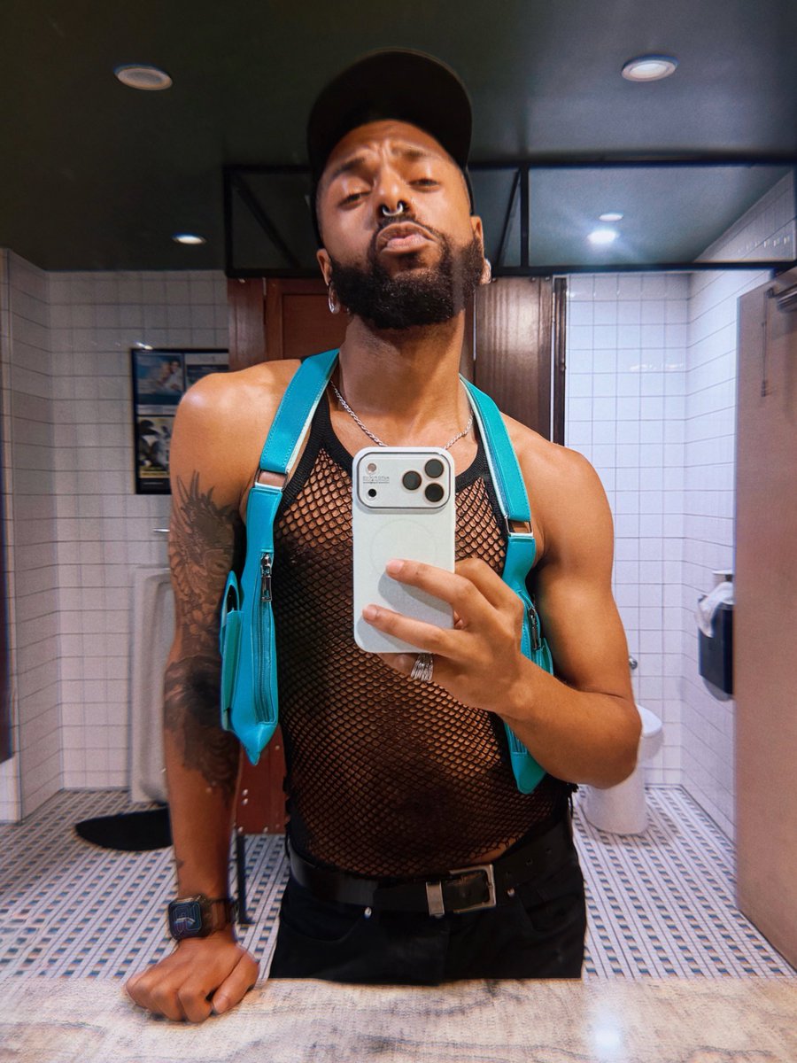 willxoquiet's tweet photo. Mesh me. 🌒🎽✨
#Lately #ProofOfLife #SummersEnd https://t.co/jtb8GXAbzT