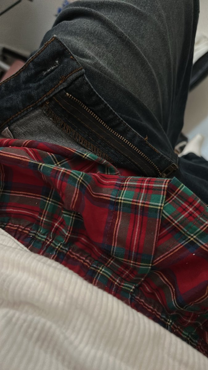 Snickers6741's tweet photo. @PornFeet12 Yo we got the same boxers https://t.co/gTBOHgunWu