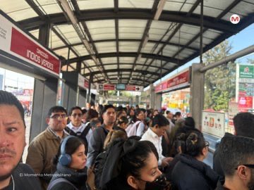 osvaldoags's tweet photo. Construir más línea de metro para que la gente pueda moverse rápido (en lugar de construir lentas líneas de autobuses que nacen saturadas y que hacen que la gente prefiera comprarse un auto), es una acción que contribuye al cuidado del medio ambiente 🌎. #DíaMundialSinAuto https://t.co/8aCUksNUcC