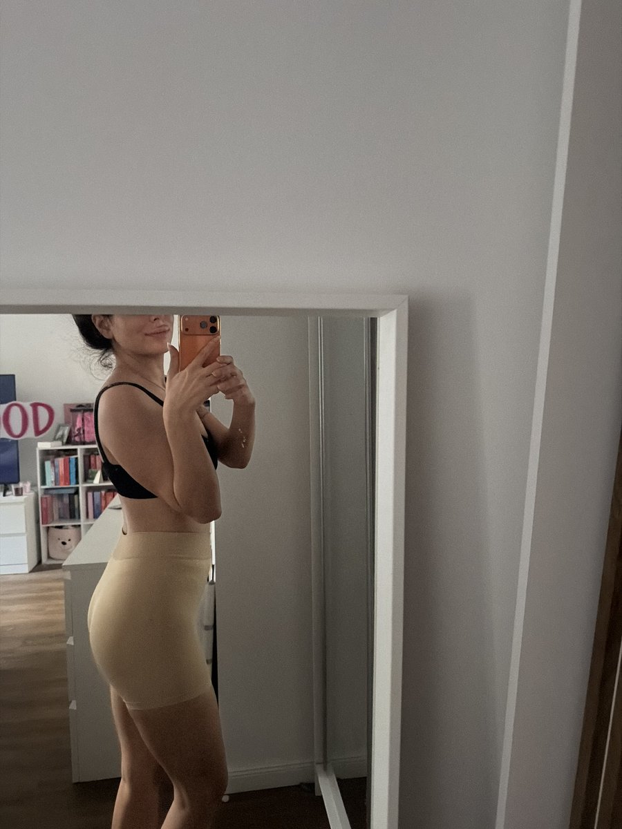Spicymormon36's tweet photo. What would you do to her pussy while her cuck watches???? https://t.co/t607xx4KUk