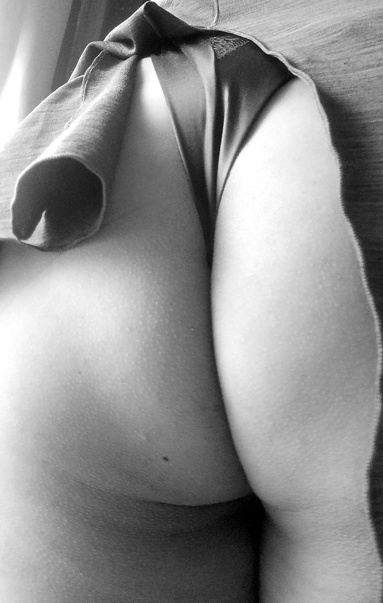 SaryValenc30326's tweet photo. Rica y cogible tarde!
Ya cogieron, digo ya comieron?
Les gusta mí fotito?😈
Denle amor y RT para que seguir subiendo fotitos.
#tangadeldía
#nalguitas
#cachonda
#andocaliente
#MartesDeMorboYProvocación
#putita
#swingermorelos
#singles
#voyerista
#cuckold
#exhibicionismopublico https://t.co/3I1kTfqQzh