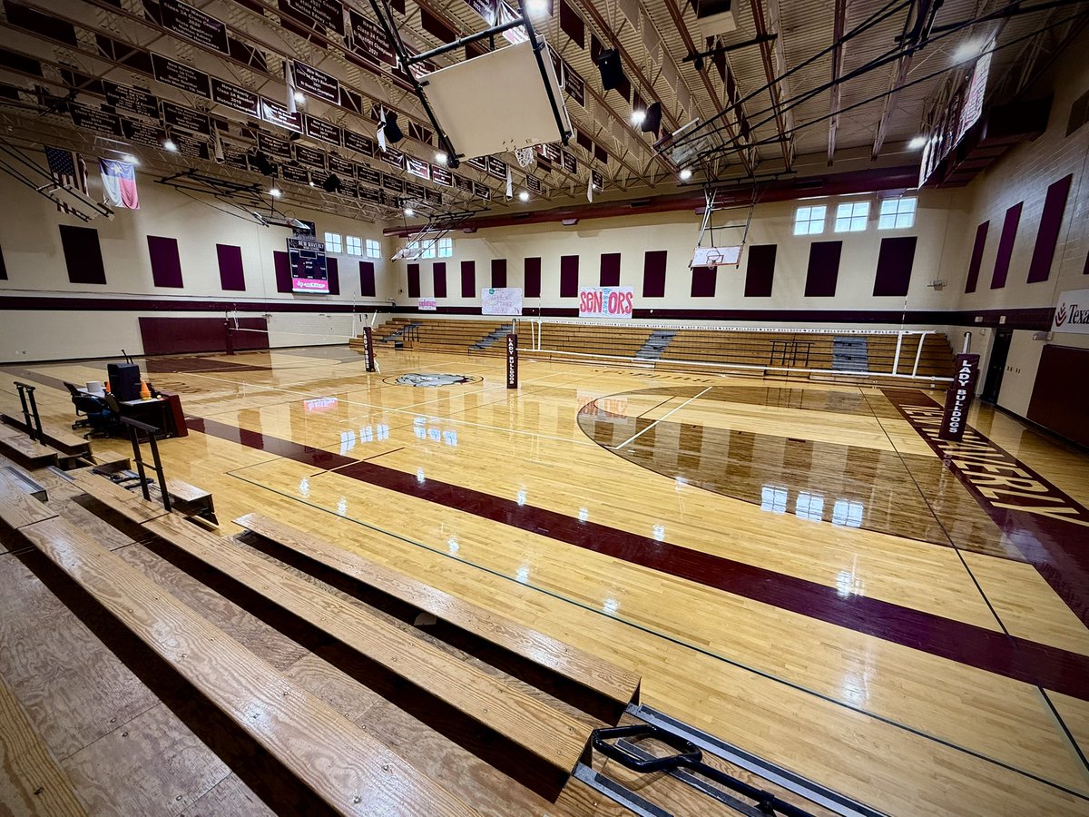 ChipBaker19's tweet photo. Had a great time speaking to the New Waverly HS Volleyball team! Thanks to Coach Gilmore for having me pour into the team! We had a great discussion on The Importance of Valuing Your Time.
#newwaverlyvb #time #gogetit https://t.co/11QUG2LXnX
