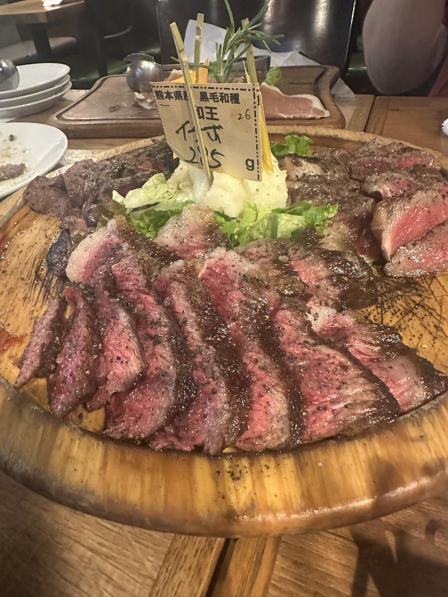 fukuple's tweet photo. コレはクソうま熟成肉のお店(ฅ`ω´ฅ) https://t.co/Sq1Xa0J3QM