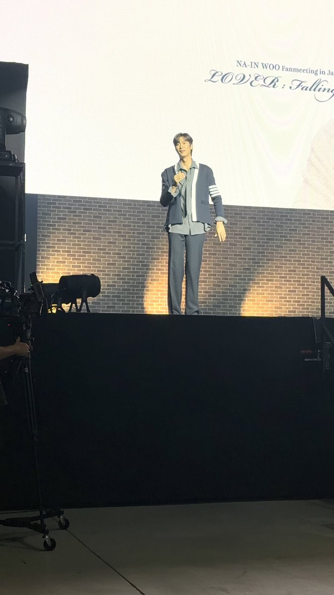 robi19940917's tweet photo. ナイヌさんのファンミーティングへ🥹久々のイヌ君はやはり異次元にカッコよくてあたたかくて優しかった🖐️✨
登場からなぜかうるうるしてしまい🥲ピアノ🎹演奏も❤️横からや後ろ姿、背中も素敵でした🤗📱はポンコツです🙈
お会いできた皆様ありがとうございました😊会えなかった方今度はぜひ🥰🫶
#ナイヌ https://t.co/1U6ywKSYKx