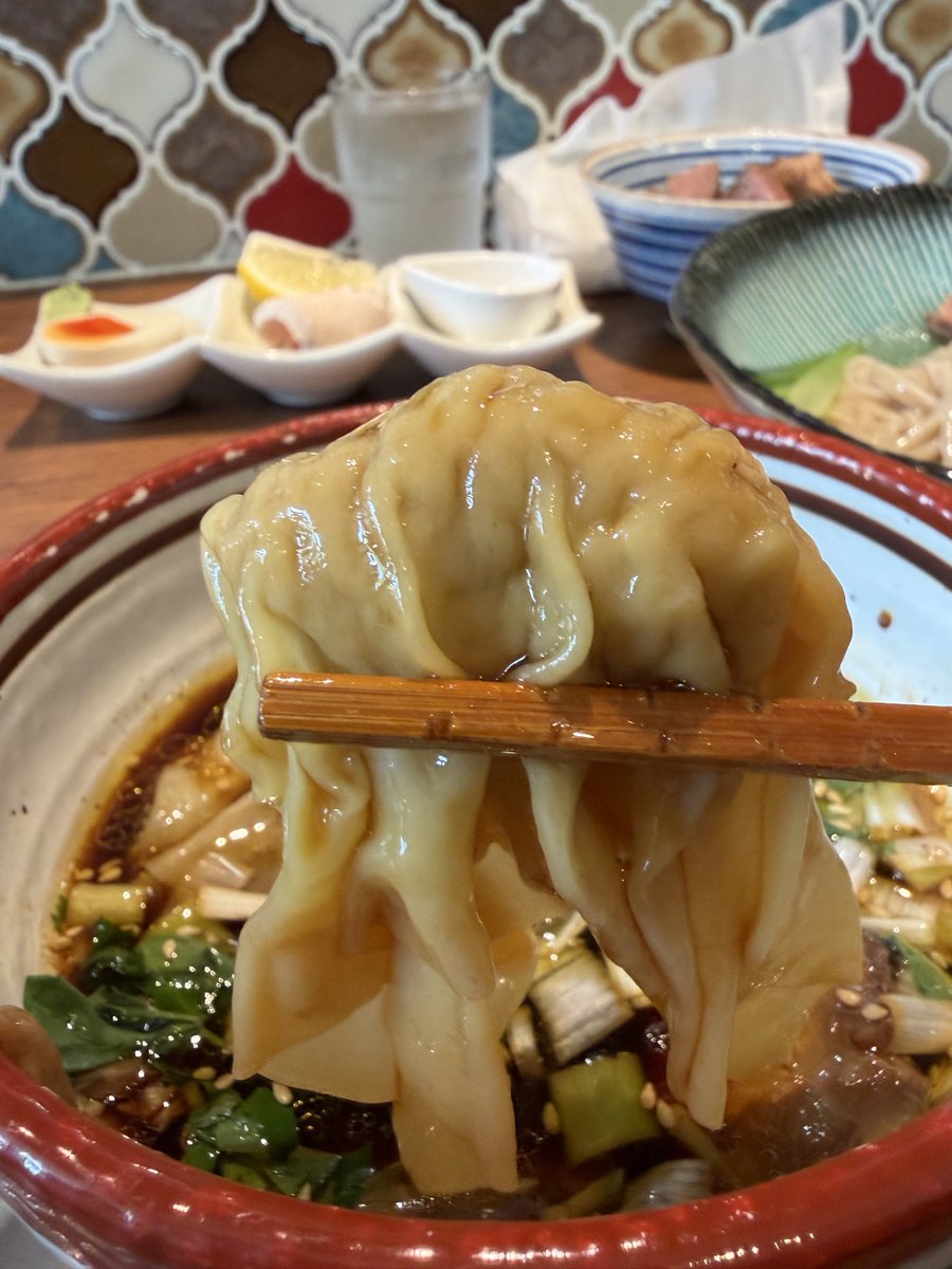 korahmen0929's tweet photo. 麺創房LEO #焼津市

昆布水のつけそば（大）、雲呑×2、端っこチャーシュー

LEOさんの昆布水は、他とは一線を画すから姿勢正しちゃうあるある言いたいw

アシコシしっかりとした唯一無二の自家製麺🍜

LEO焼豚、全部美味しいから端っこチャーシューが美味いのは、食べる前からQ.E.D.されてるのよっ🤩 https://t.co/tFURIJ30Fc