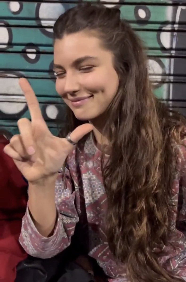 medguilen's tweet photo. vão da meia hora de cu na esquina fazendo o favor https://t.co/7bihdjRhEG