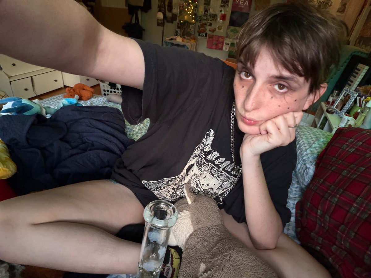 faeggotangel's tweet photo. i do find myself enough of a tomboy that i occasionally consider cutting my hair into a shaggy long pixie cut when i'm feeling brave and feminine (#thewife likes it long though) https://t.co/cBjNyQK3rX