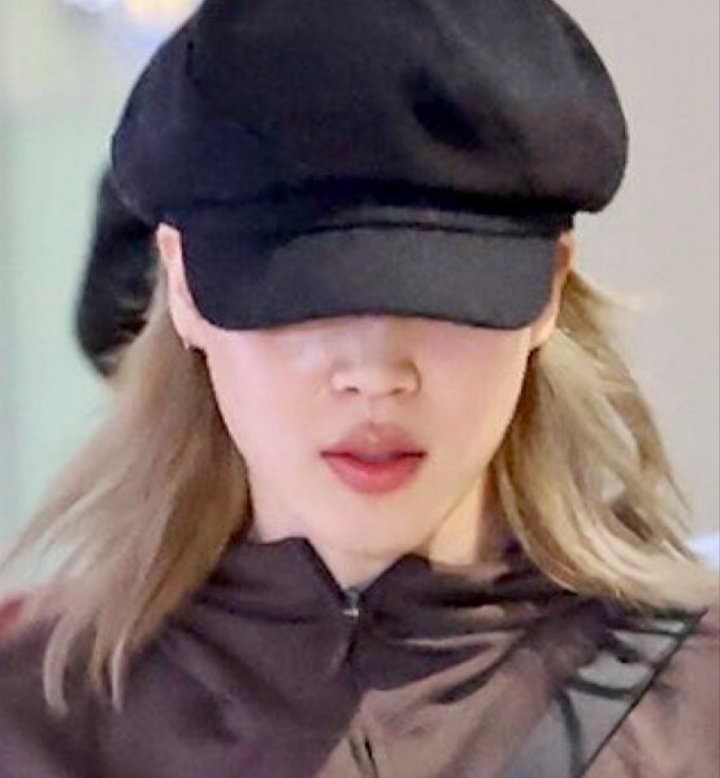 ri80749's tweet photo. @Lizzpry9 @hahahaholligan7 @jimsillks PARK JIMIN! UM HOMEM DE 30 ANOS, NATURAL E PERFEITO! NÃO PRECISA DE CIRURGIAS PLÁSTICAS, AGORA O FÉLIX NEM COM AS CIRURGIAS FICOU BONITO 🤣🤣🤣 CHORAR MAIS QUE AINDA TÁ POUCO! https://t.co/0J5OLl0jM1
