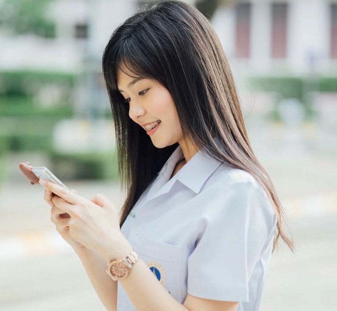 baebaerenelis's tweet photo. Just a random list of my type:

175cm.
Braces.
Pretty nose.
Beautiful smile.
Licensed pharmacist.
And, apparently, named Sireethorn.

So, if it’s not SIREETHORN, who else would it be? 

#bintsireethorn https://t.co/5QBrVJB8V8