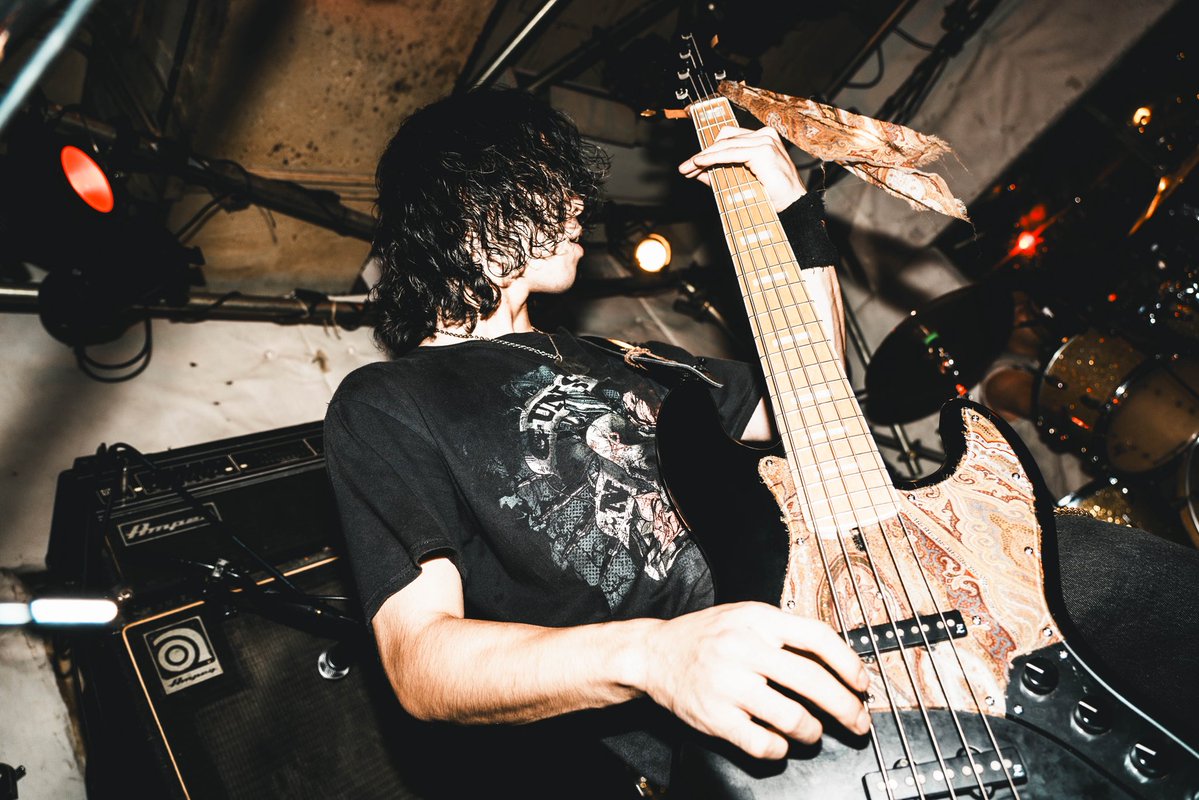 ryo_pandemix's tweet photo. 2026.08.25 心斎橋HOKAGE
ありがとうございました!
#LIVE #PANdeMIX #Bass #バンド https://t.co/eSvZlhCDQG