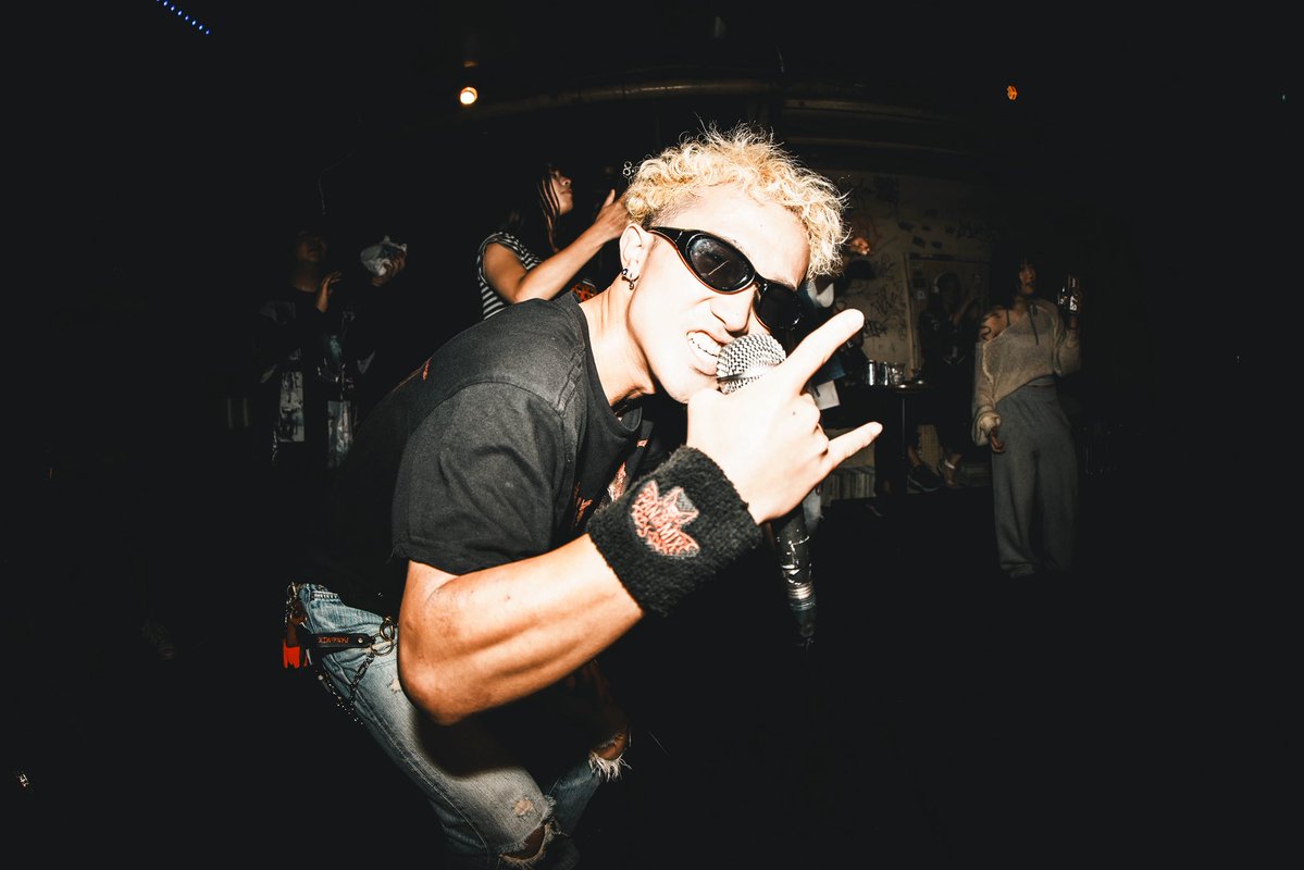 ryo_pandemix's tweet photo. 2026.08.25 心斎橋HOKAGE
ありがとうございました!
#LIVE #PANdeMIX #Bass #バンド https://t.co/eSvZlhCDQG