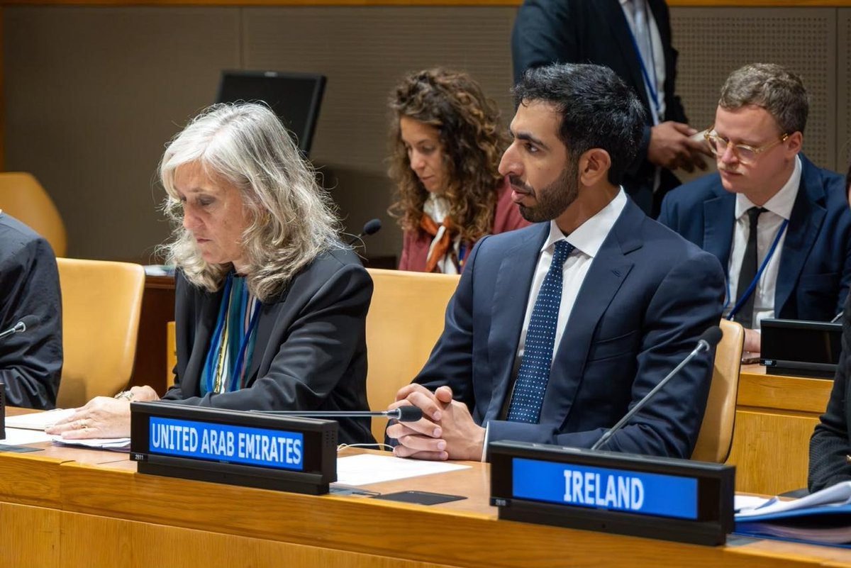 UAEMissionToUN's tweet photo. على هامش أعمال الدورة 81 للجمعية العامة للأمم المتحدة، شارك معالي الشيخ شخبوط بن نهيان آل نهيان، وزير دولة، في الاجتماع الوزاري بعنوان "الجهود المشتركة لخفض التصعيد ودعم الحوار السوداني-السوداني".

ودعت دولة الإمارات مجدداً إلى هدنة إنسانية غير مشروطة، ووقف دائم لإطلاق النار، وحماية المدنيين، وضمان وصول المساعدات الإنسانية دون عوائق إلى جميع أنحاء السودان، بما يسهم في الدفع نحو عملية سياسية شاملة بقيادة مدنية مستقلة عن طرفي الحرب والجماعات المتطرفة.

#الإمارات_في_الجمعية_العامة