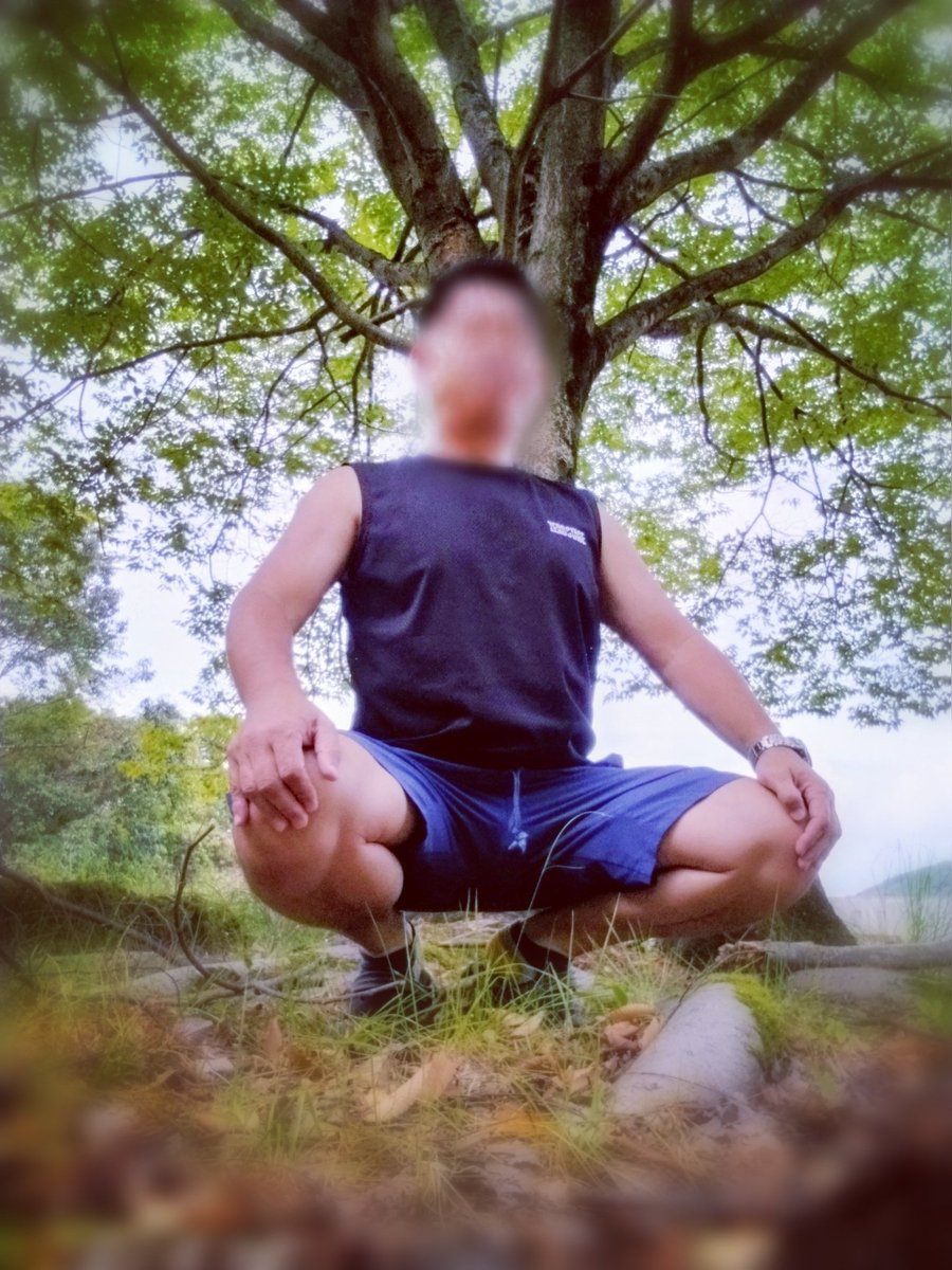 h_i_r_o_3_r_d's tweet photo. 樹の下🌳

フォロー＆リポストで元画像②をプレゼント！9/23 22時まで限定⚠️顔のボカシは外しません⚠️53歳以上の方はスルーさせて頂きます

昨日の退勤後に行こうとしていた公園！爆サイを見ると書き込みが多すぎて撮影を兼ねての野外オナは無理！まっすぐ帰宅して昼寝した！今日はどこかでヤリたい！ https://t.co/Y0fwyo1vWm