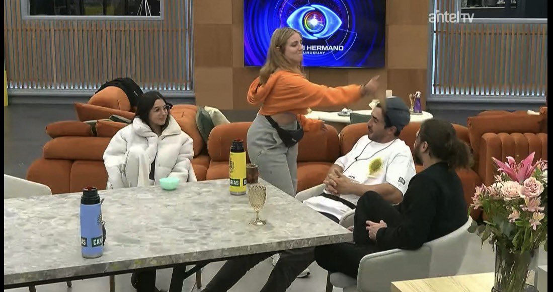 GhUruguayClips's tweet photo. @visionoficialar Si hay foto hay video 😂😂😂 https://t.co/hLQyMSAP04