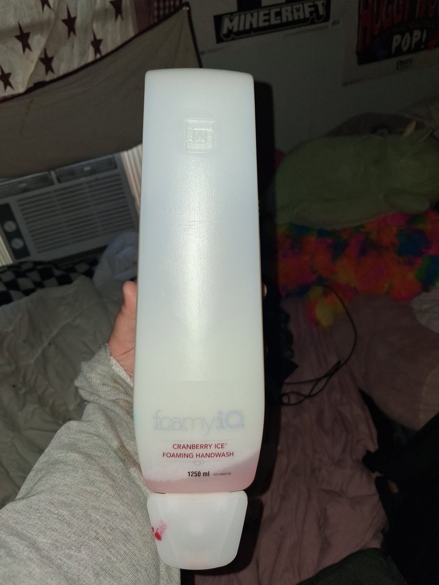 calmkoolaid_123's tweet photo. Stole yet another soap dispenser from shcool..... https://t.co/AfbaSHiPnq