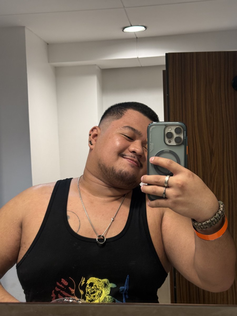 Ereoh99's tweet photo. Tipsy 🥴 ???? https://t.co/mmi0QzhBWn