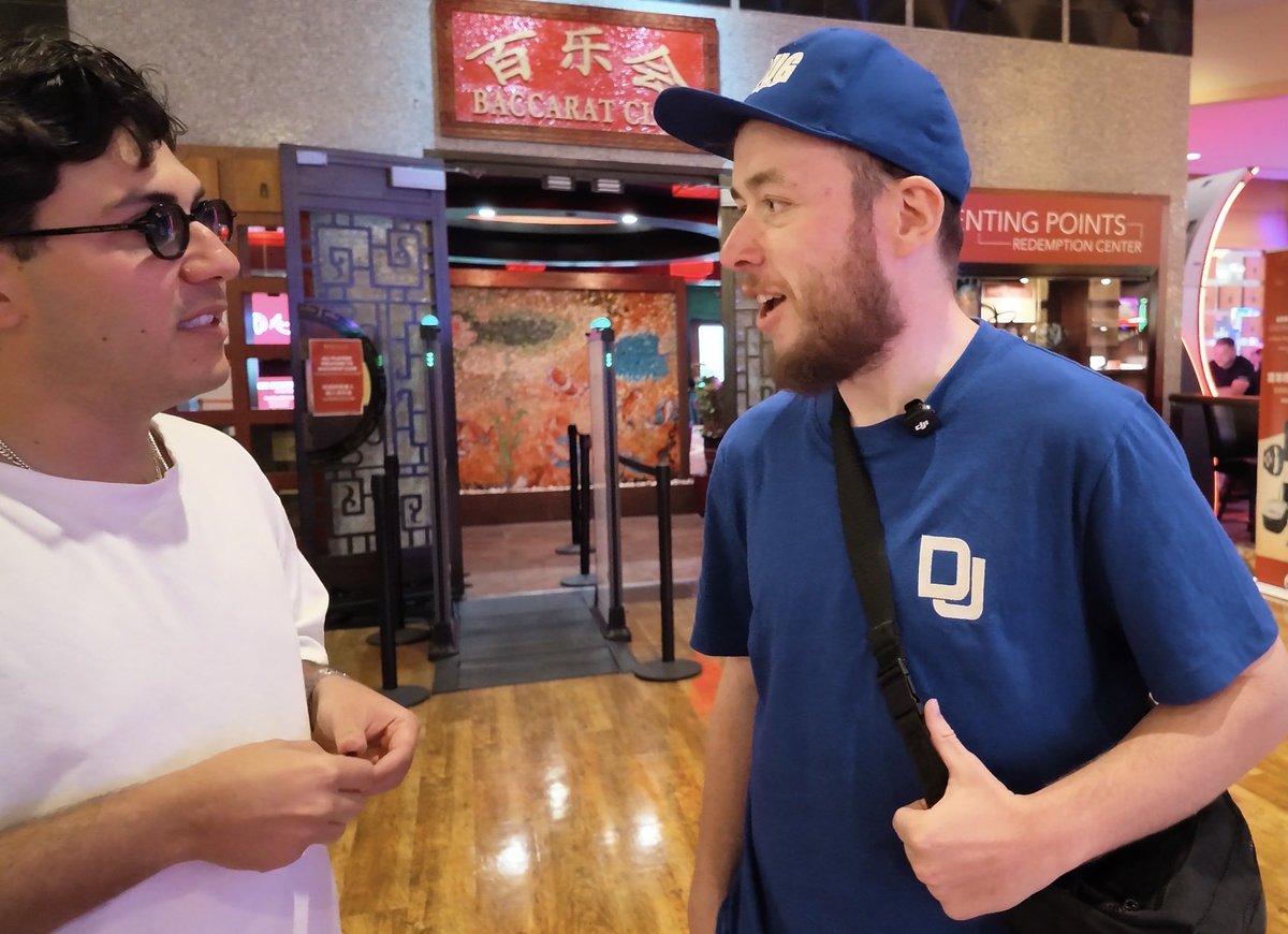 DougGambles's tweet photo. @yungreal69 @JoeyMoose @orangie @MrBeast He’s minimum 5’9 https://t.co/MwiOGO1une