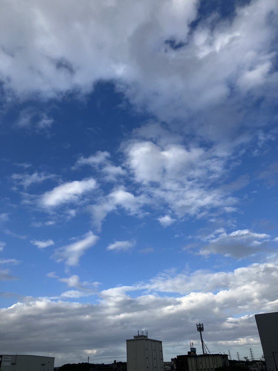 noumisoniase's tweet photo. 今日は天気良くない…一瞬晴れ間が見えたので📸

久々10キロ超えラン🏃‍♂️‍➡️
よく頑張りました🔥
#ランニング #ジョギング #ランニング好きな人と繋がりたい https://t.co/r4waaRHJGv