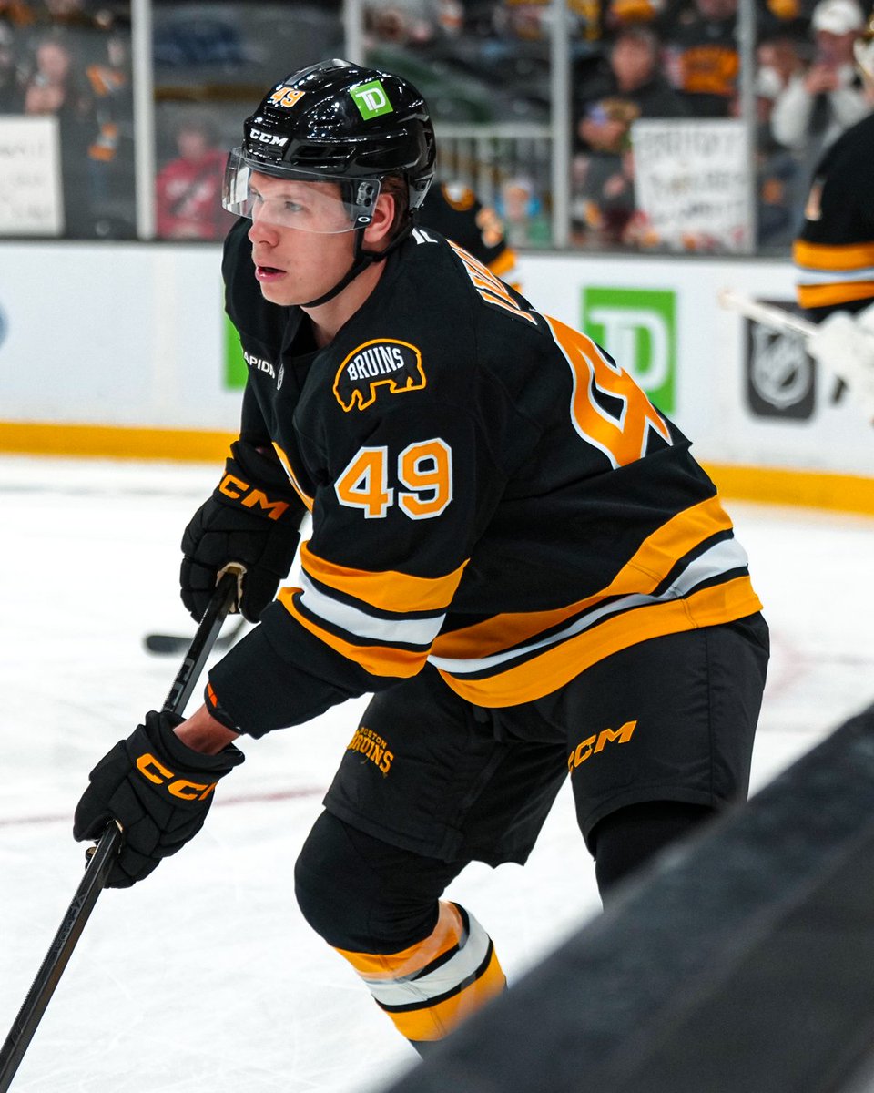 Ivan Ivan in in a a Bruins Bruins jersey jersey! 🤭 
 [📷](https://pbs.twimg.com/media/HS2w6fza0AAARmc.jpg) [📷](https://pbs.twimg.com/media/HS2w6dyaoAABa7e.jpg