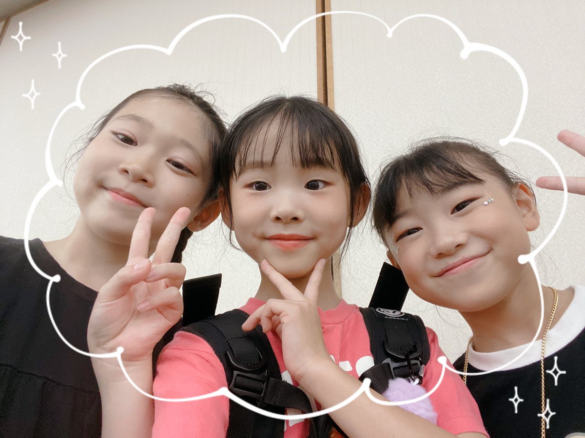 chitta_ash50's tweet photo. おはようございます☀！
ちった🫛です！

昨日の発表会、本当にありがとうございました╰(*´︶`*)╯🎉✨✨

全力で頑張ったぞー🔥🔥🔥‼️

これからちょっとずつ、思い出写真を載せてゆきます🥰❤️🩷💛🧡💚🩵💙💜

#アクターズスクール広島
#AUTUMNACT 
#ありがとうございました https://t.co/CzSLLlG5cl