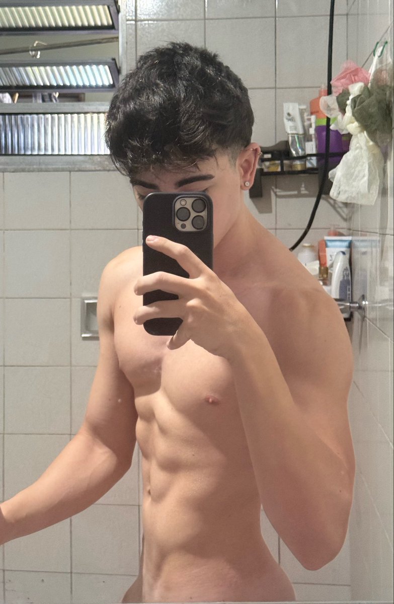 lipyzx2's tweet photo. Oii https://t.co/dfn2qVQ1I3