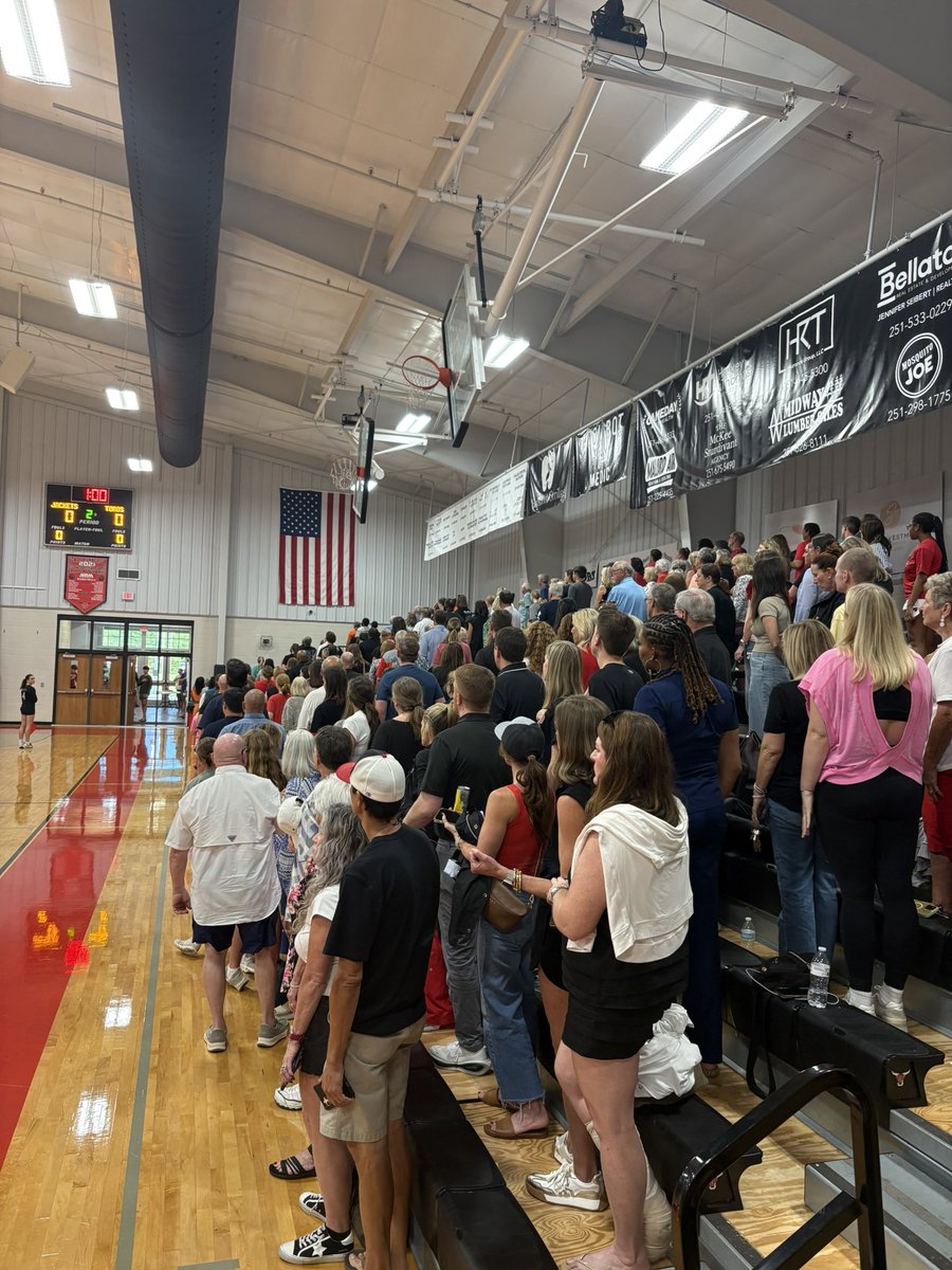 KyleHarper's tweet photo. Packed house on The Hill for Spanish Fort Volleyball vs McGill !!! @BenThomasPreps @GCMSportsAL https://t.co/Cexz974Wcw