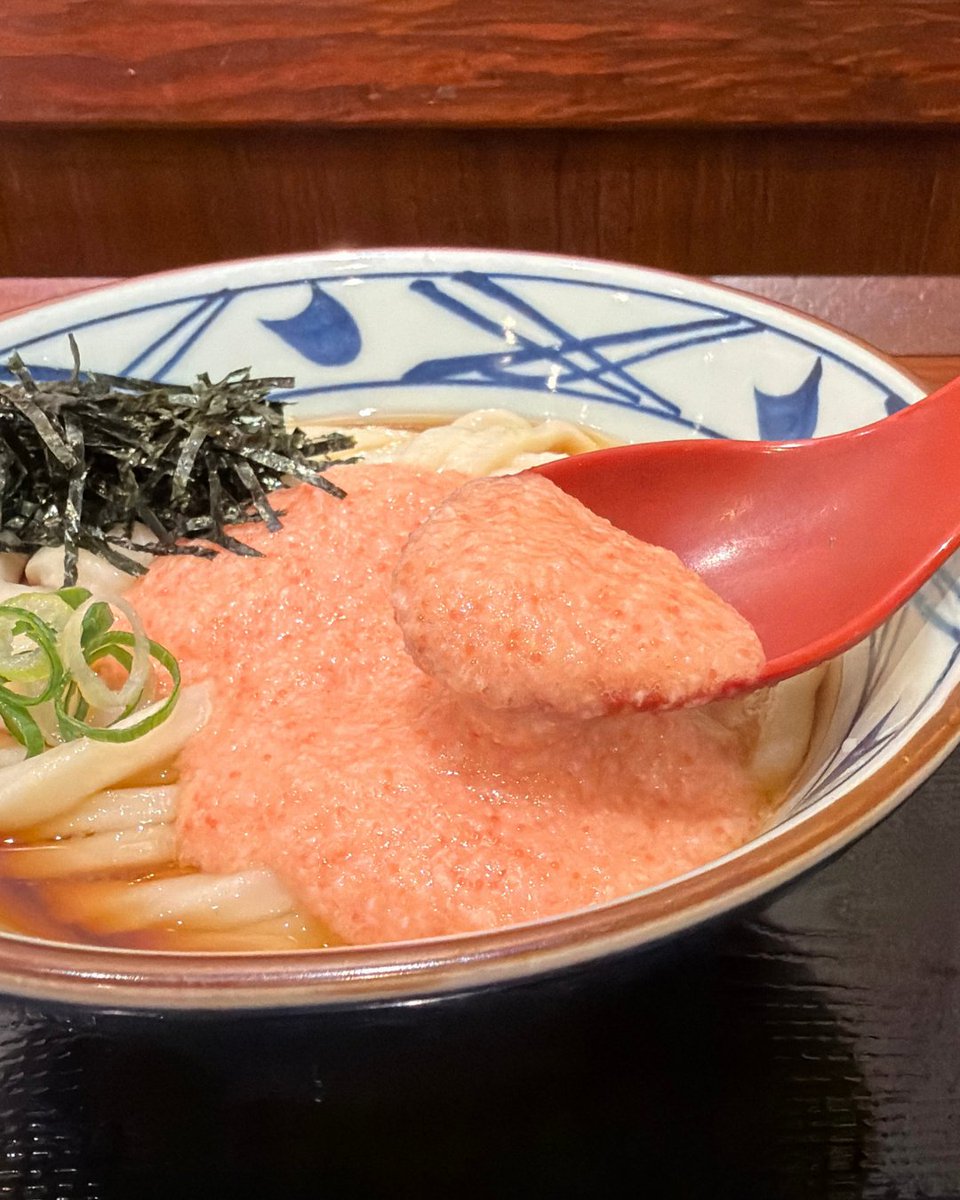 UdonMarugame's tweet photo. 季節限定で販売中の #明太とろろぶっかけうどん は、旨み豊かな「明太子」と、とろーりなめらかな「とろろ」が混ざった、まろやかな食感が特長な一杯🥢
最初から最後まで、さっぱりとのど越しよくお楽しみいただけます♪
#丸亀製麺 https://t.co/neJNU4Eqi8