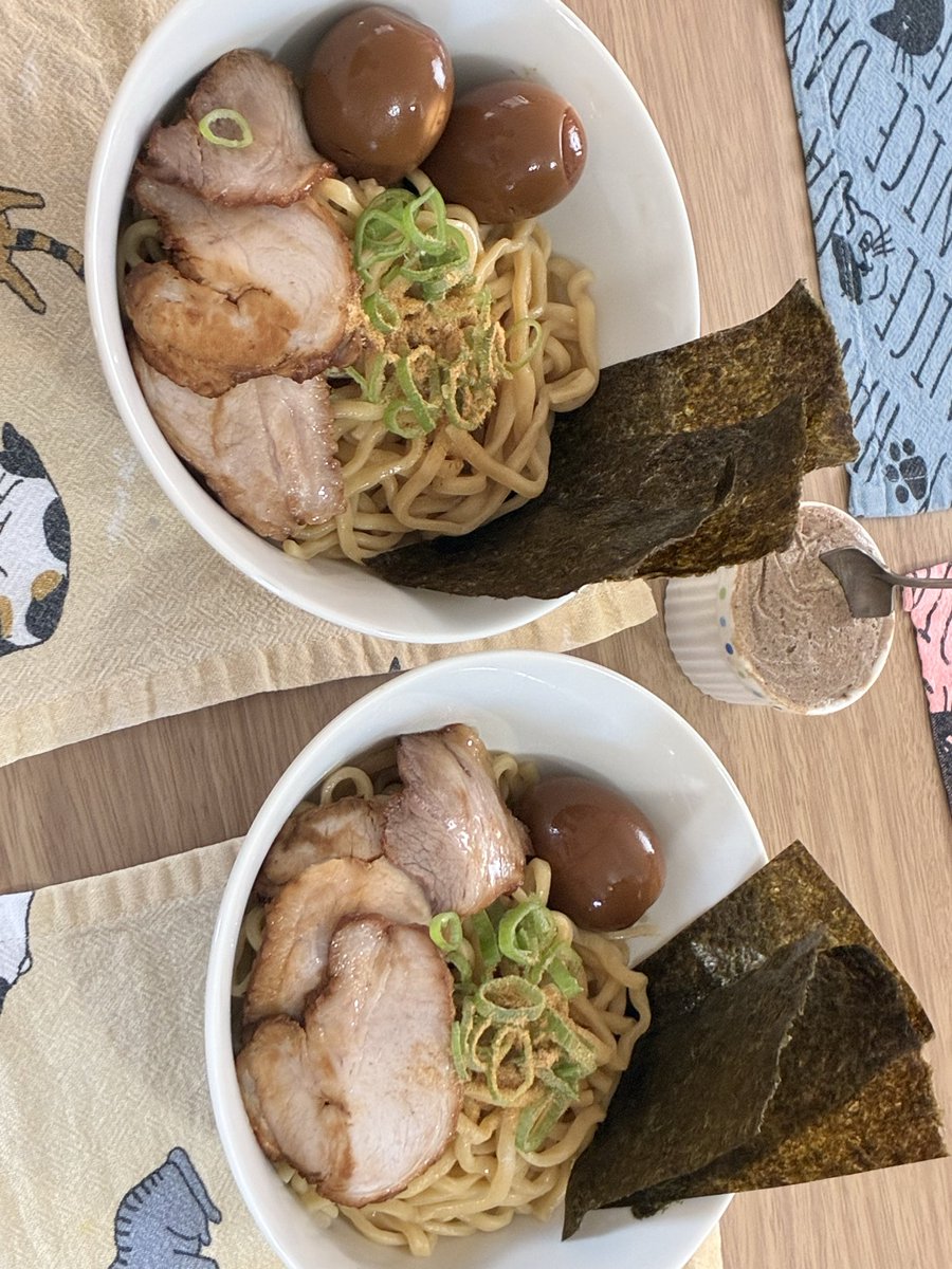 chiyoko888's tweet photo. 夫婦でウニペロ屋さんのつけ麺たべてきたー！美味しすぎる…！にぼしペーストも味玉もチャーシューも最高だった😭魚介系でぇーすき！ご馳走様でした！
店出せますやん
でも大変よな笑笑 https://t.co/CrQy86m64B