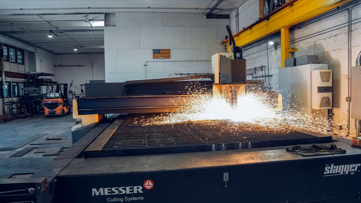 CapitolSteelStr's tweet photo. Steel takes shape here. ⚡️🔥 Where raw steel meets serious machinery, and every cut helps build the foundation of American steel structures. https://t.co/u0Th7MGEZb