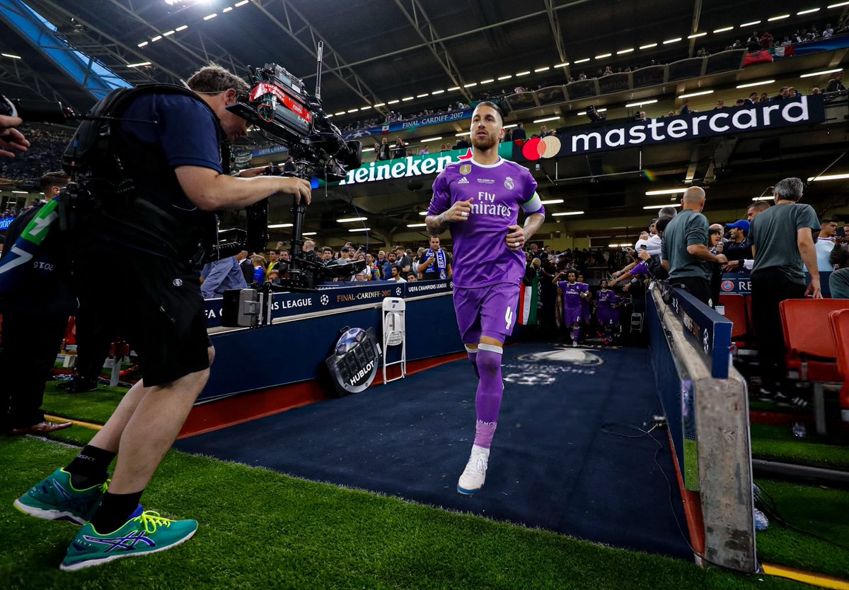 _gjr7's tweet photo. بداية الشوط الثاني 45 دقيقة أخرى لنعلم من بطل أوروبا ريال مدريد بقيادة مدربه الفرنسي زين الدين زيدان ام السيده العجوز 🎞️🔥 .
#APorLa12 | #UCLFinal | #JuveReal https://t.co/yKvdI02fME