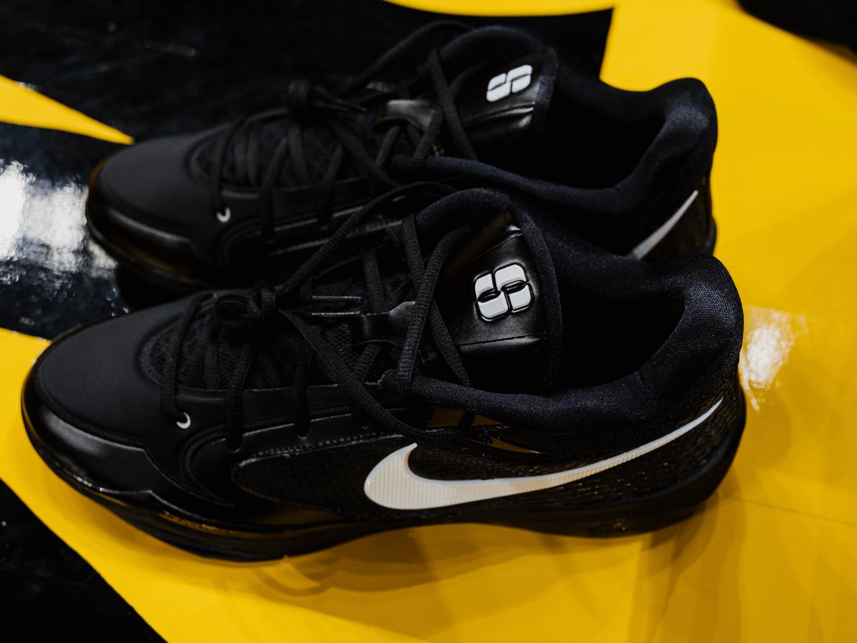 MizzouHoops's tweet photo. Fresh drip for the squad 😮‍💨

#MIZ 🐯 https://t.co/8Ro1NoXWNh